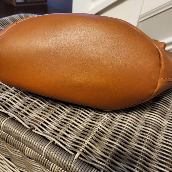 Portland Leather Kangaroo in Honey - Large - Picture 5 of 16